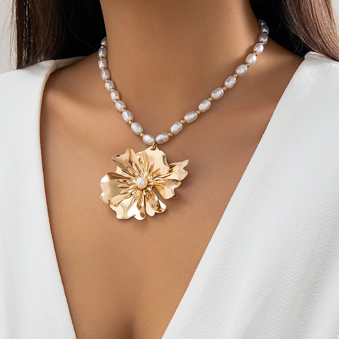 Elenora Flora Pearl Necklace 