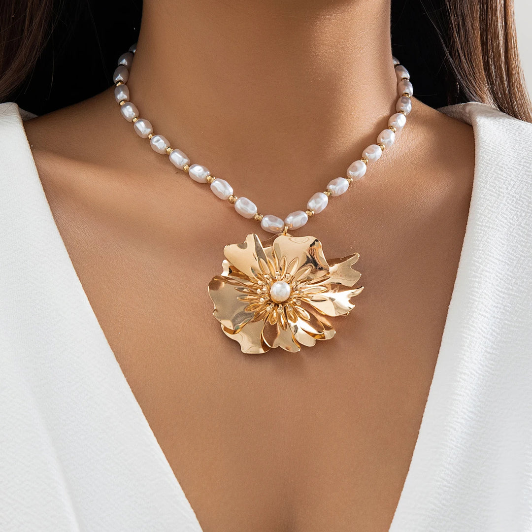 Elenora Flora Pearl Necklace 