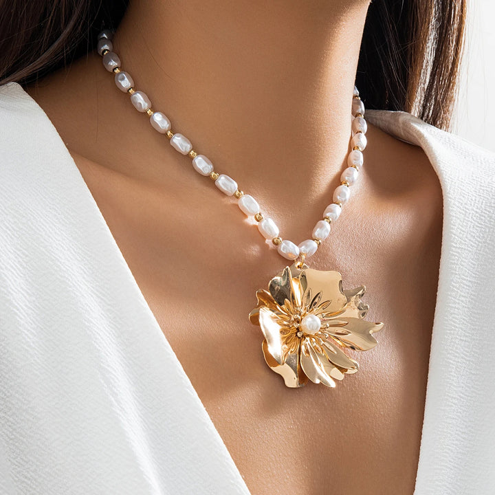 Elenora Flora Pearl Necklace 