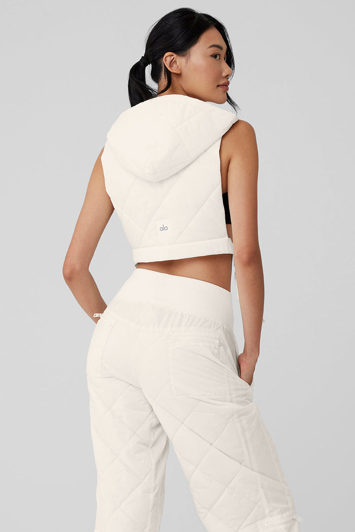 Cropped Snowrider Sleeveless Puffer Top - Ivory