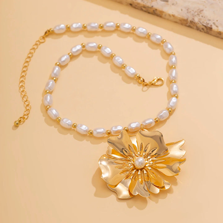 Elenora Flora Pearl Necklace 